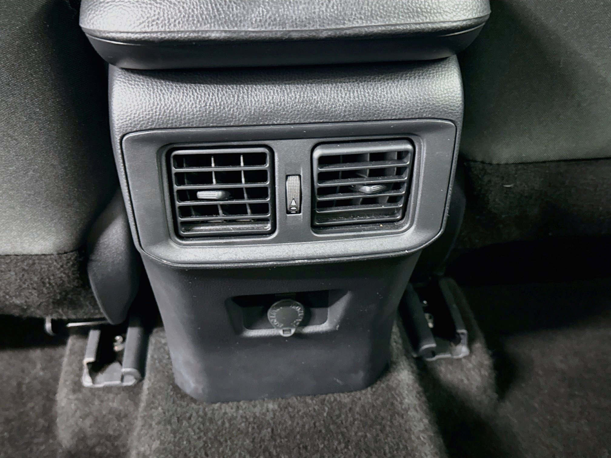 Used 2025 Toyota RAV4 LE AWD/4WD image 27