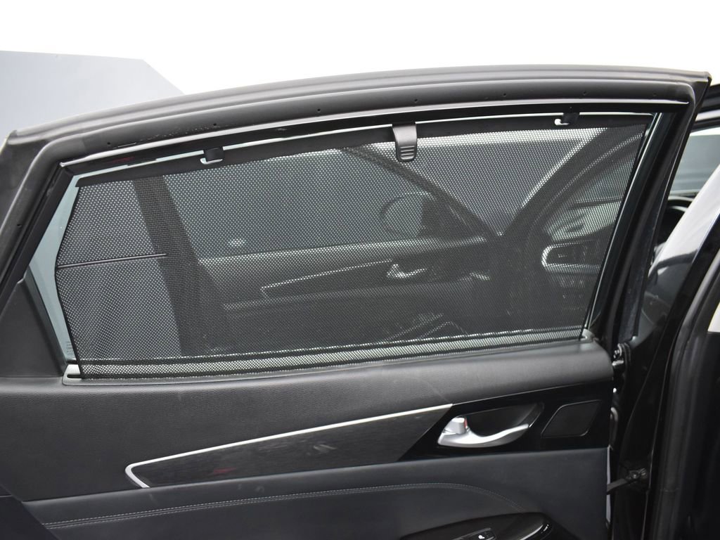 Used 2018 Kia Cadenza Limited image 30