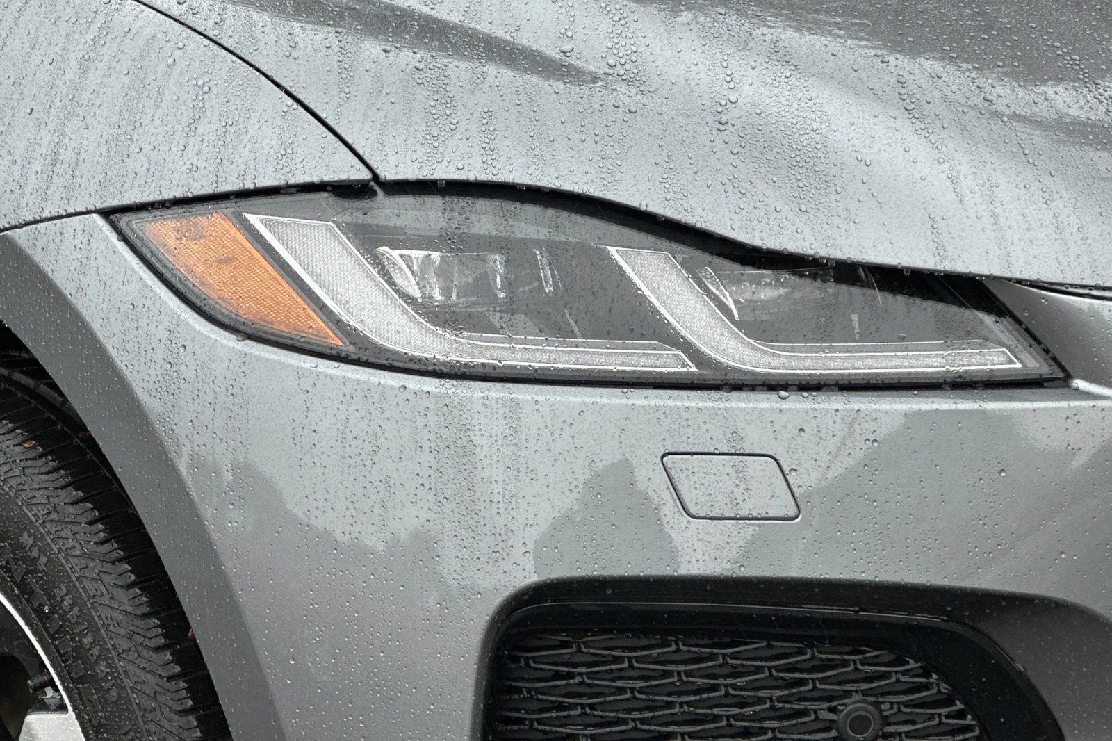 New 2025 Jaguar F-PACE R-Dynamic S image 12