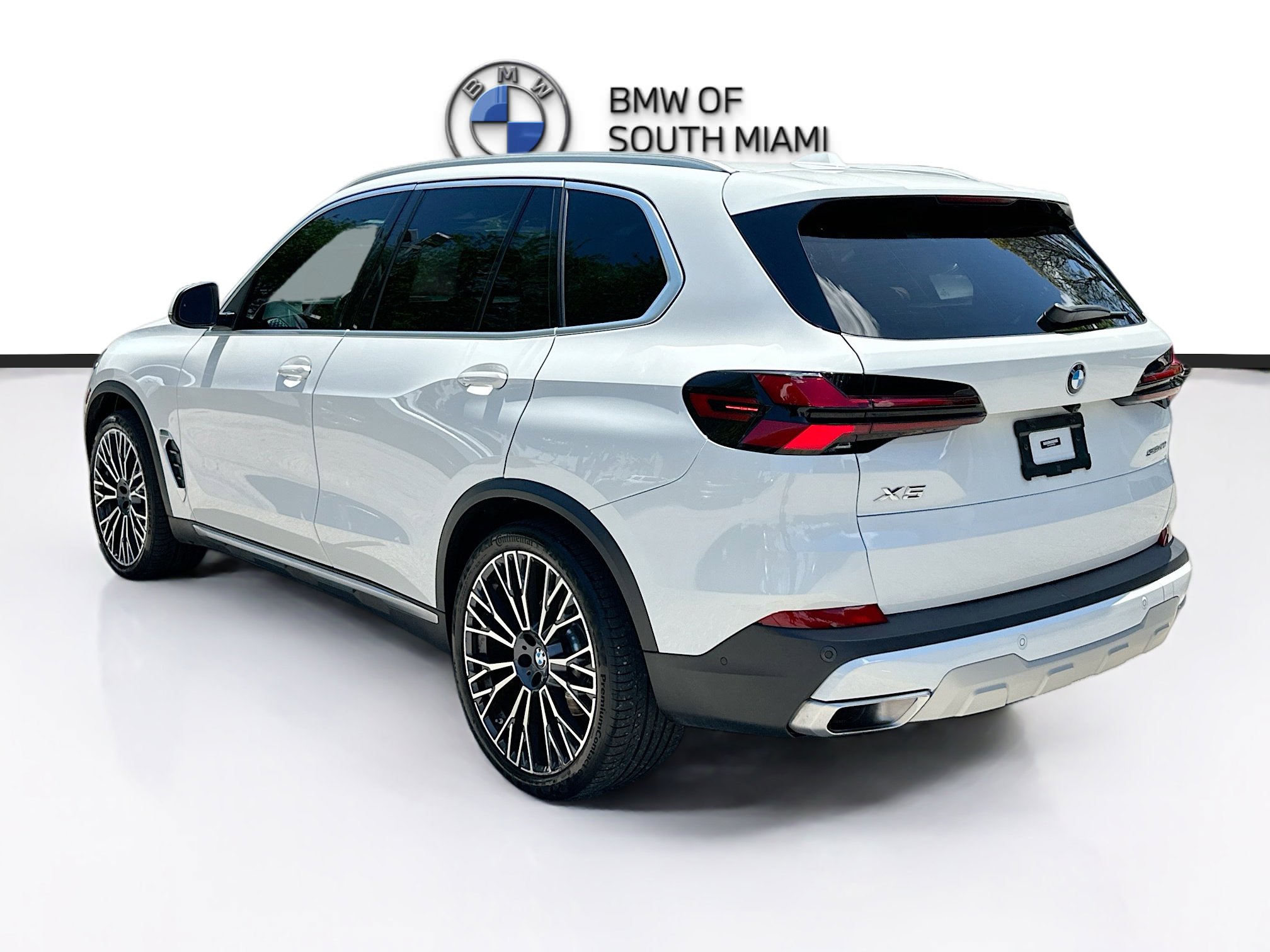 Certified 2024 BMW X5 sDrive40i w/ Parking Assistance Package RWD image 5