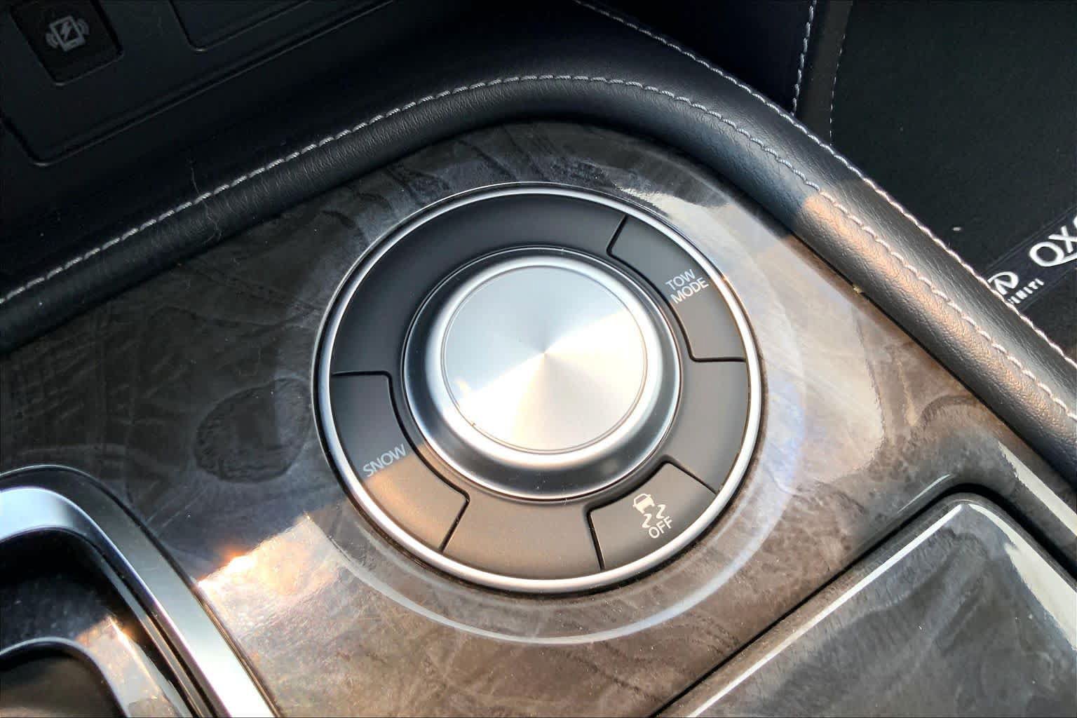 Used 2024 INFINITI QX80 Luxe RWD image 32