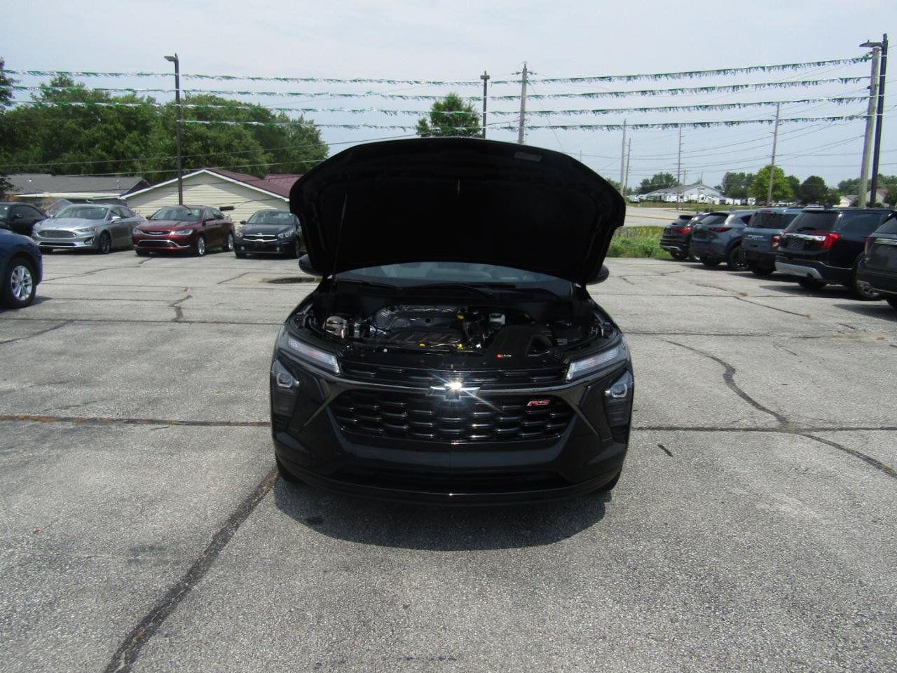Used 2025 Chevrolet Trax RS FWD image 24