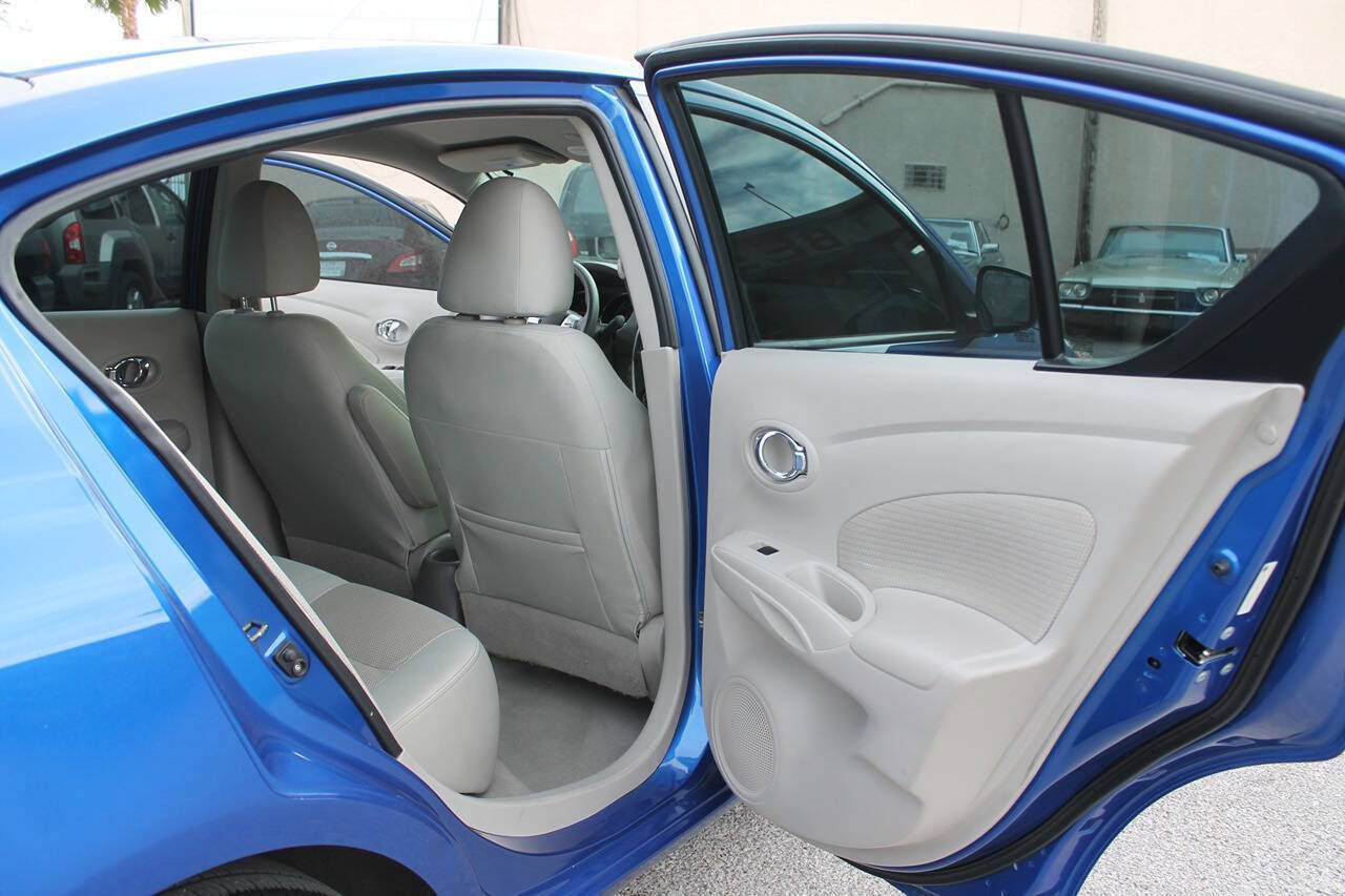 Used 2015 Nissan Versa SV FWD image 23