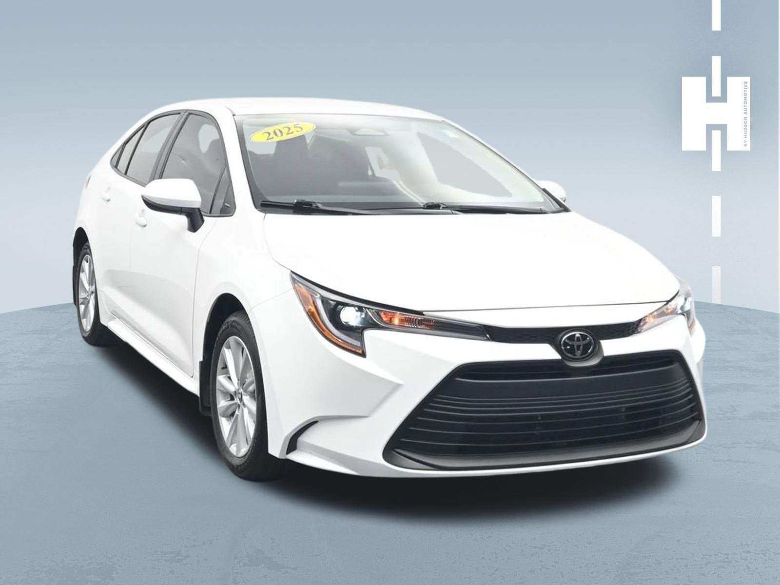Used 2025 Toyota Corolla LE w/ LE Premium Package FWD image 3