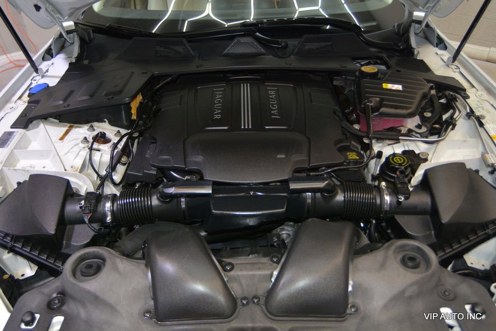 Used 2012 Jaguar XJ L image 33