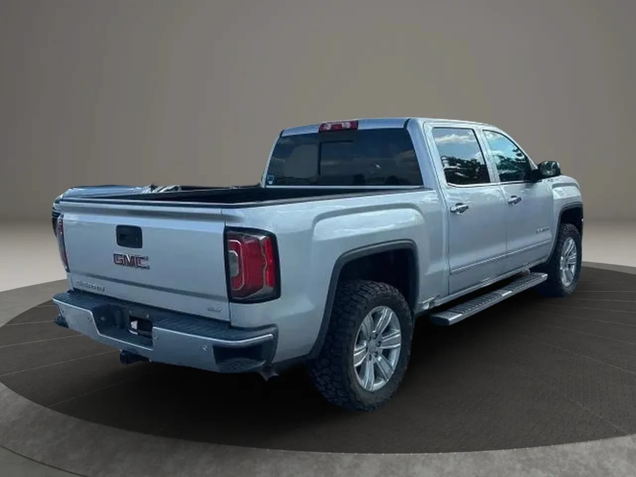 Used 2018 GMC Sierra 1500 SLT AWD/4WD image 5