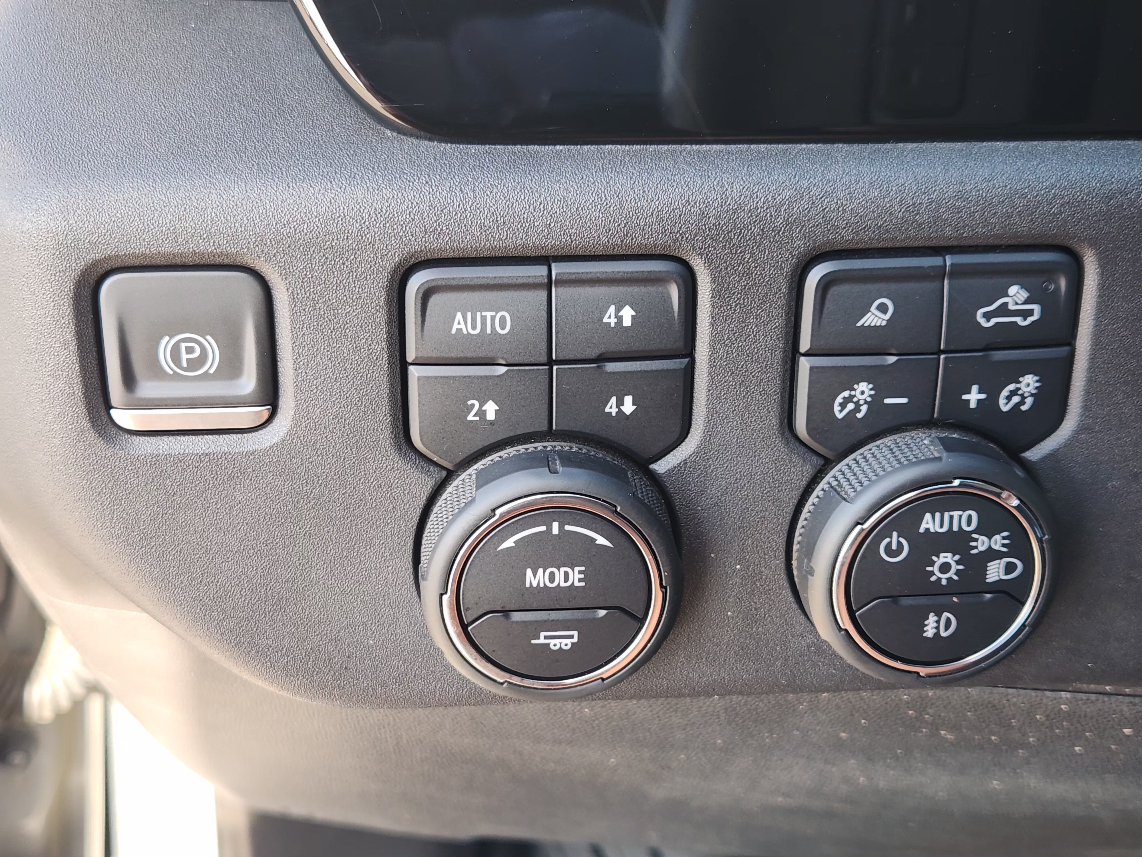 Used 2023 Chevrolet Silverado 1500 LT Trail Boss w/ LT Trail Boss Premium Package AWD/4WD image 23