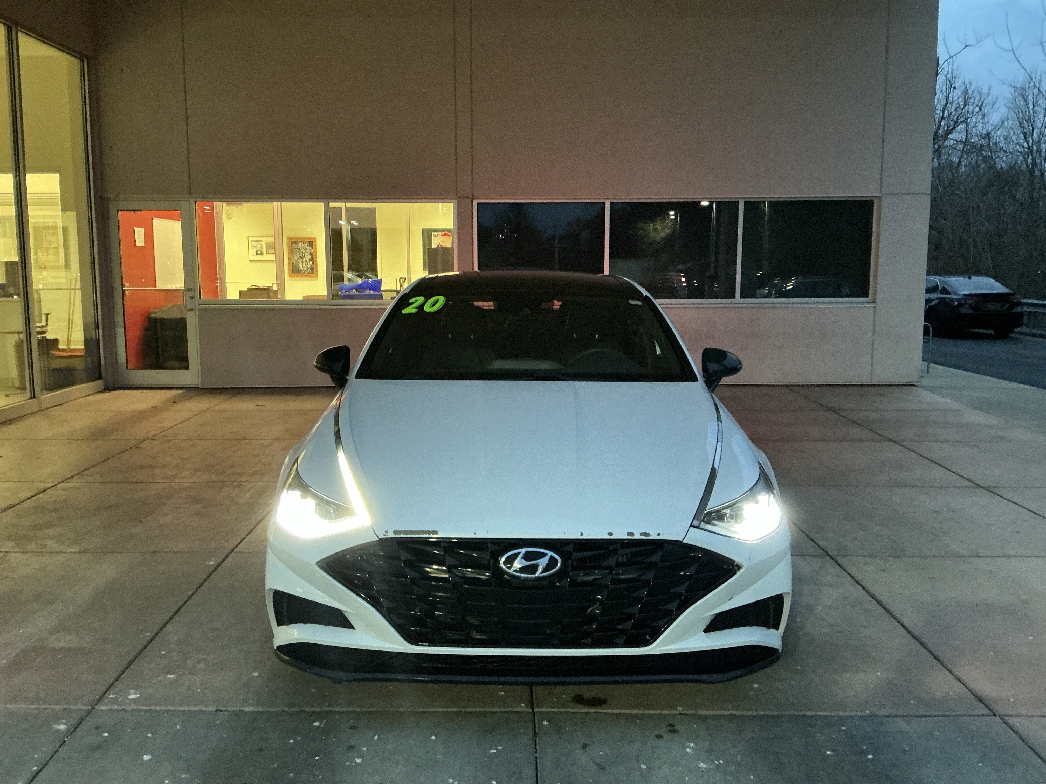 Used 2020 Hyundai Sonata SEL Plus w/ Tech Package image 2