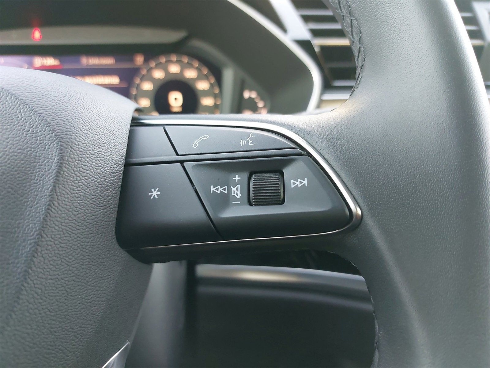 Used 2025 Audi Q3 2.0T Premium w/ Convenience Package image 18