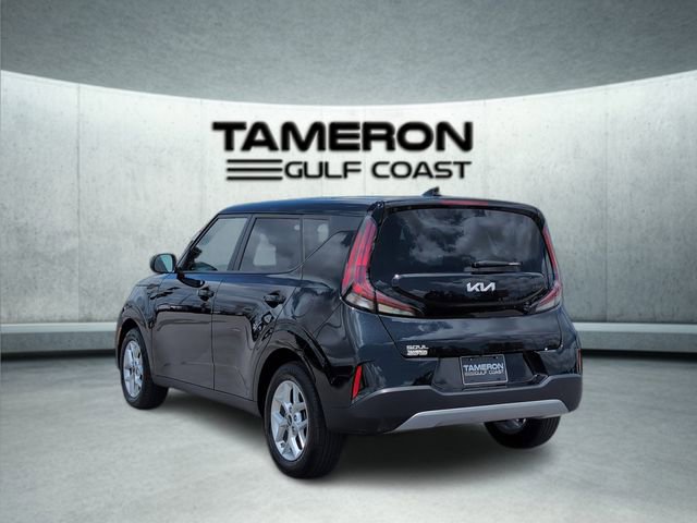 Used 2025 Kia Soul LX w/ LX Technology Package FWD image 3