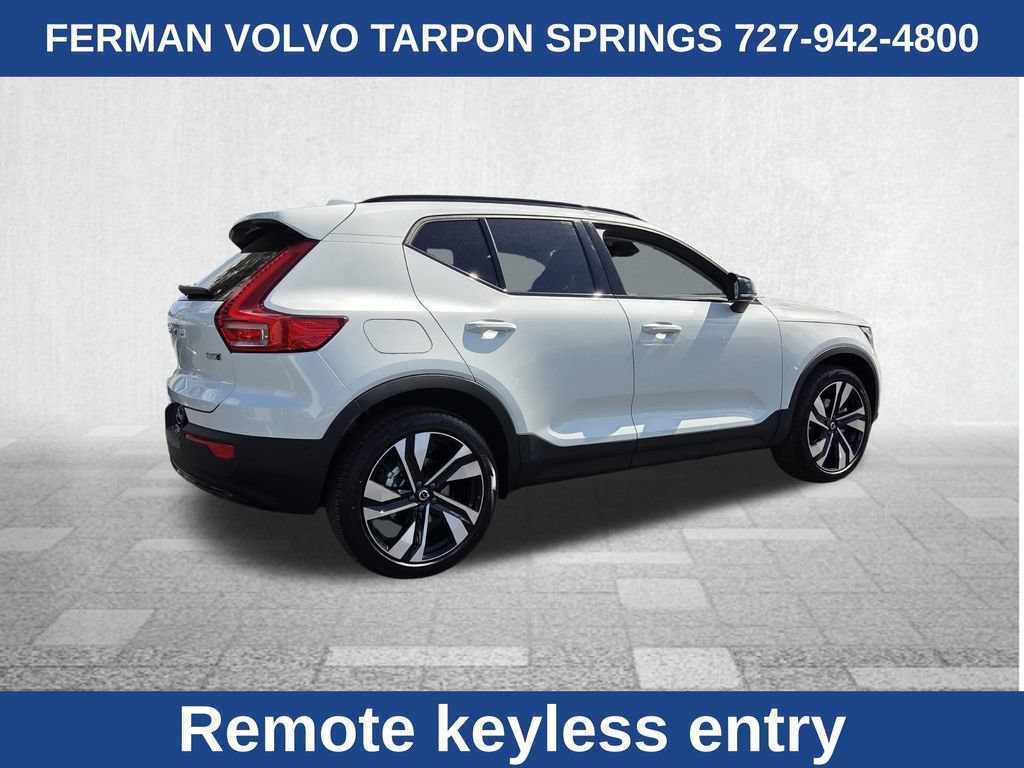 New 2026 Volvo XC40 B5 Plus w/ Climate Package AWD/4WD image 10