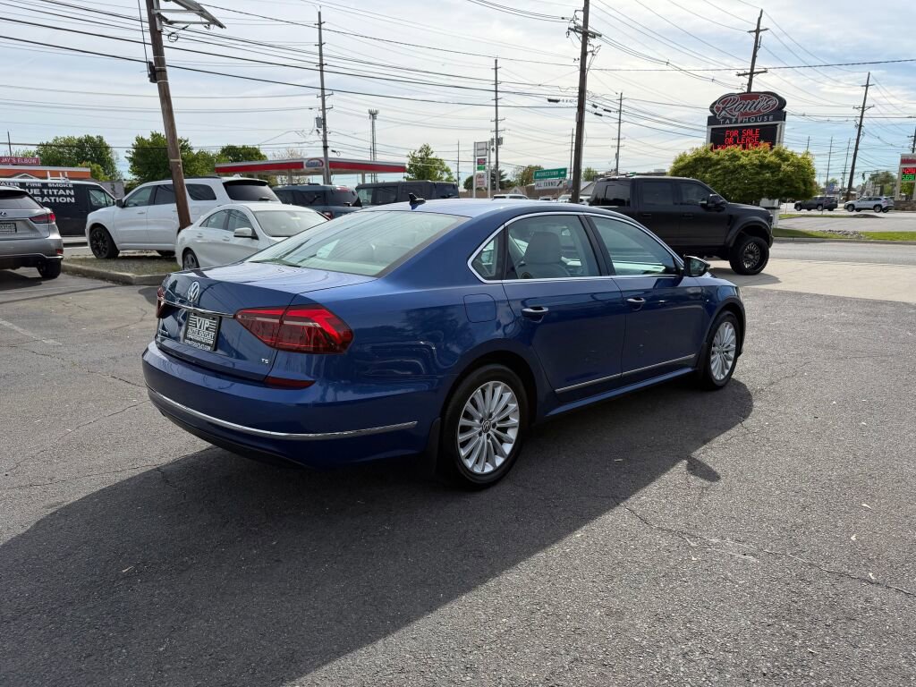Used 2017 Volkswagen Passat 1.8T SE FWD image 7