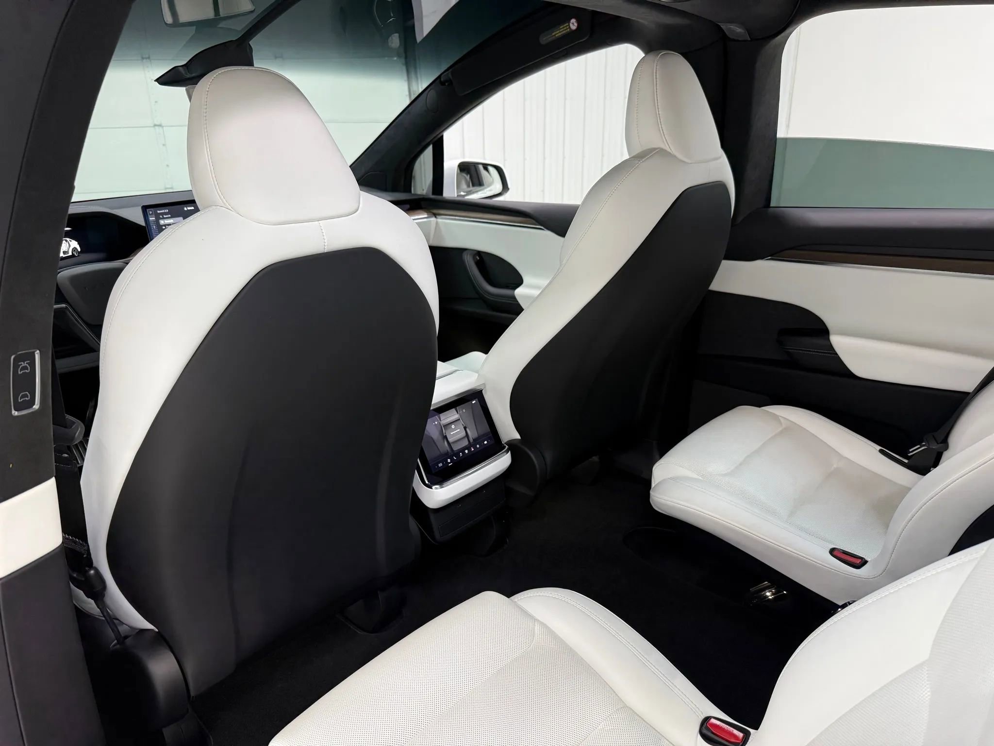 Used 2023 Tesla Model X image 16