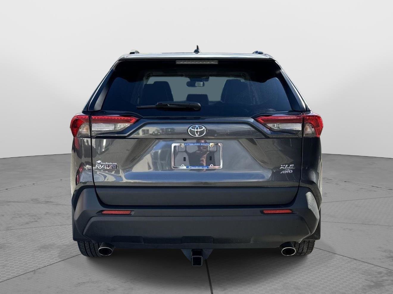 Used 2022 Toyota RAV4 XLE Premium image 39