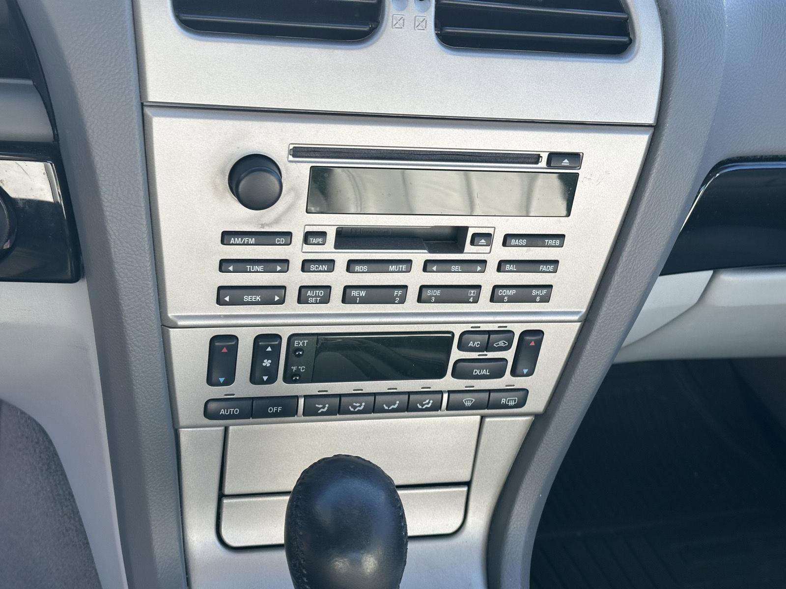 Used 2005 Lincoln LS image 11