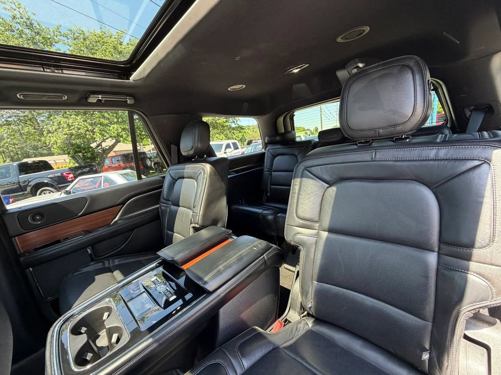 Used 2018 Lincoln Navigator Reserve w/ Technology Package AWD/4WD image 29
