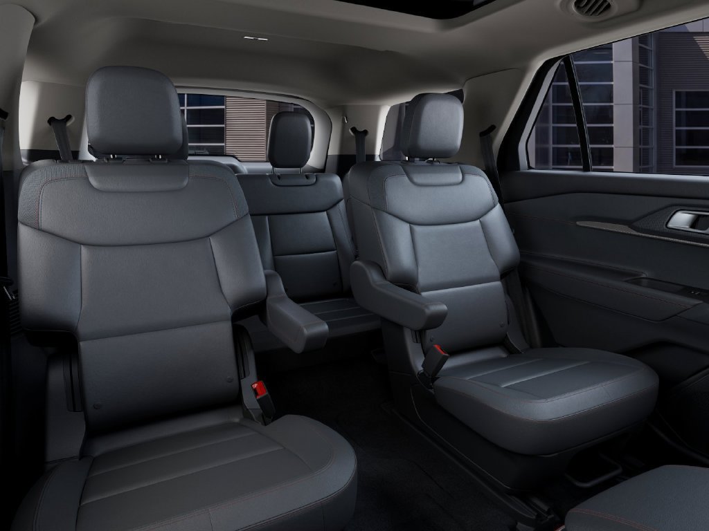Used 2027 Ford Explorer Active w/ Active Comfort Package AWD/4WD image 12