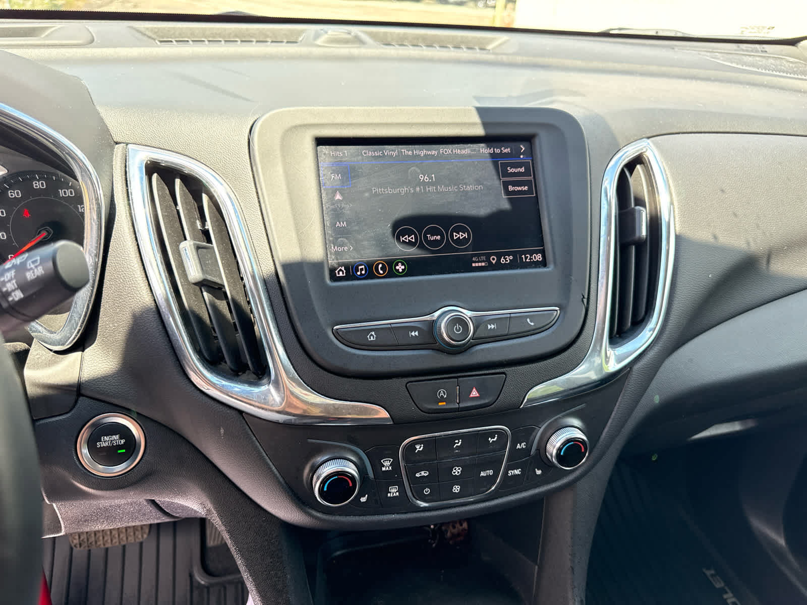 Used 2023 Chevrolet Equinox LT AWD/4WD image 19