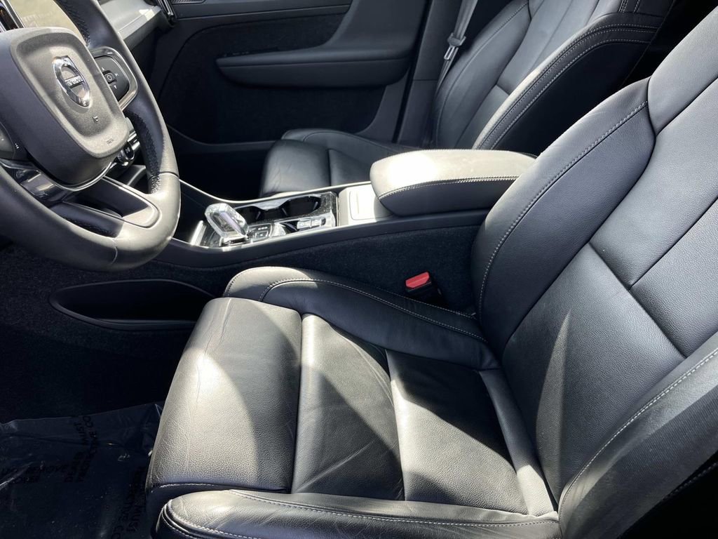 Used 2023 Volvo XC40 B5 Ultimate w/ Climate Package image 29