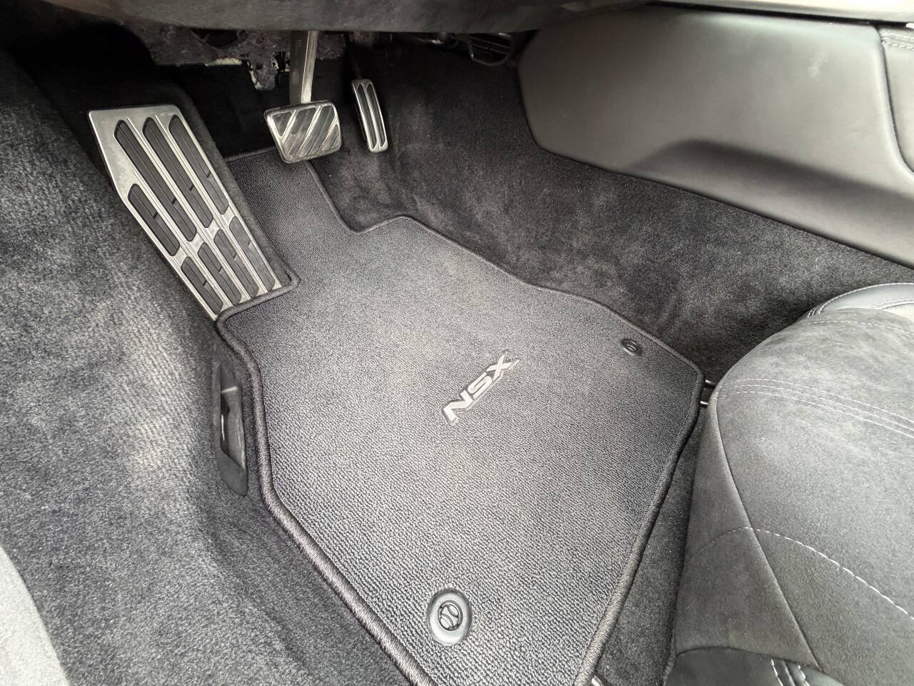 Used 2019 Acura NSX AWD/4WD image 31