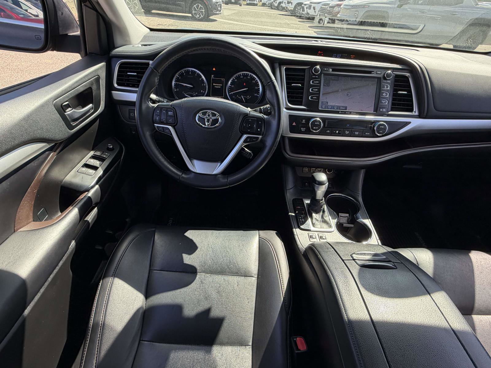 Used 2019 Toyota Highlander XLE AWD/4WD image 17