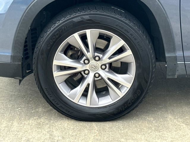 Used 2015 Toyota Highlander XLE image 4