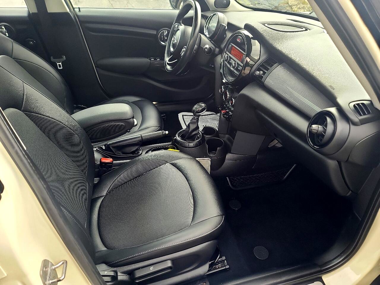 Used 2016 MINI Cooper 4-Door Hardtop image 14