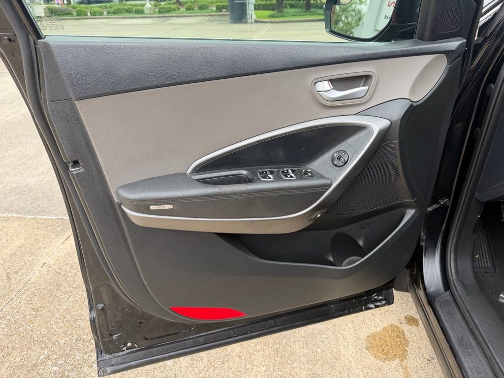 Used 2017 Hyundai Santa Fe SE FWD image 13