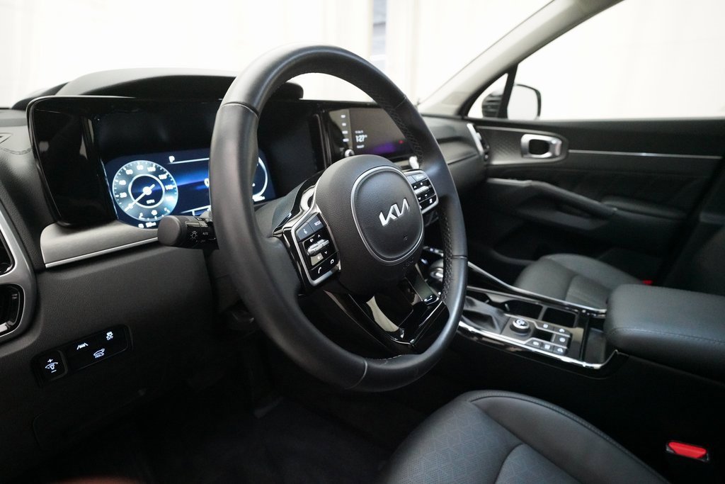 Certified 2023 Kia Sorento SX image 8