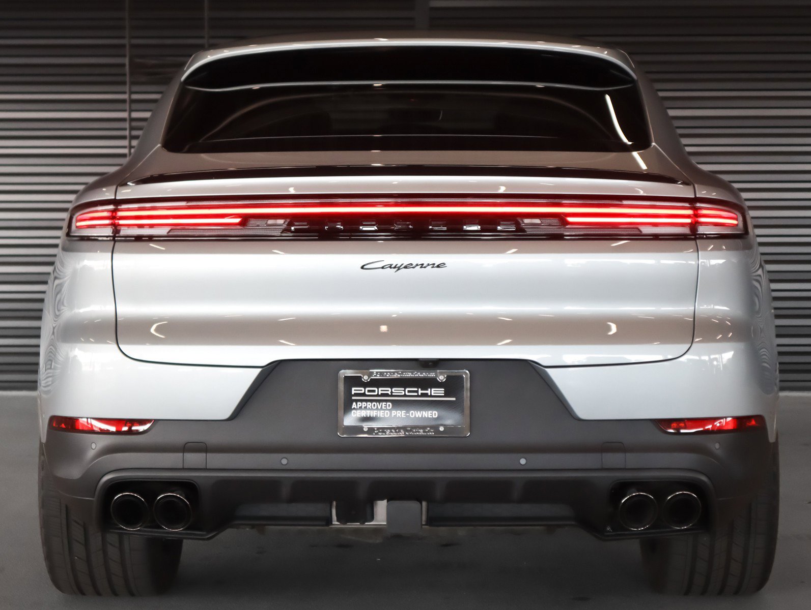 Certified 2025 Porsche Cayenne Coupe image 9