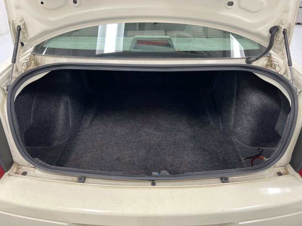 Used 2006 Chrysler 300 RWD image 17
