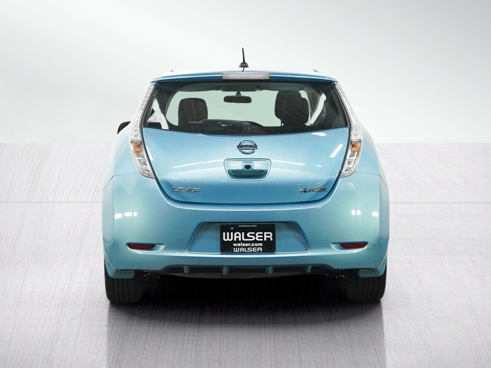Used 2015 Nissan Leaf S w/ Charge Package FWD image 4