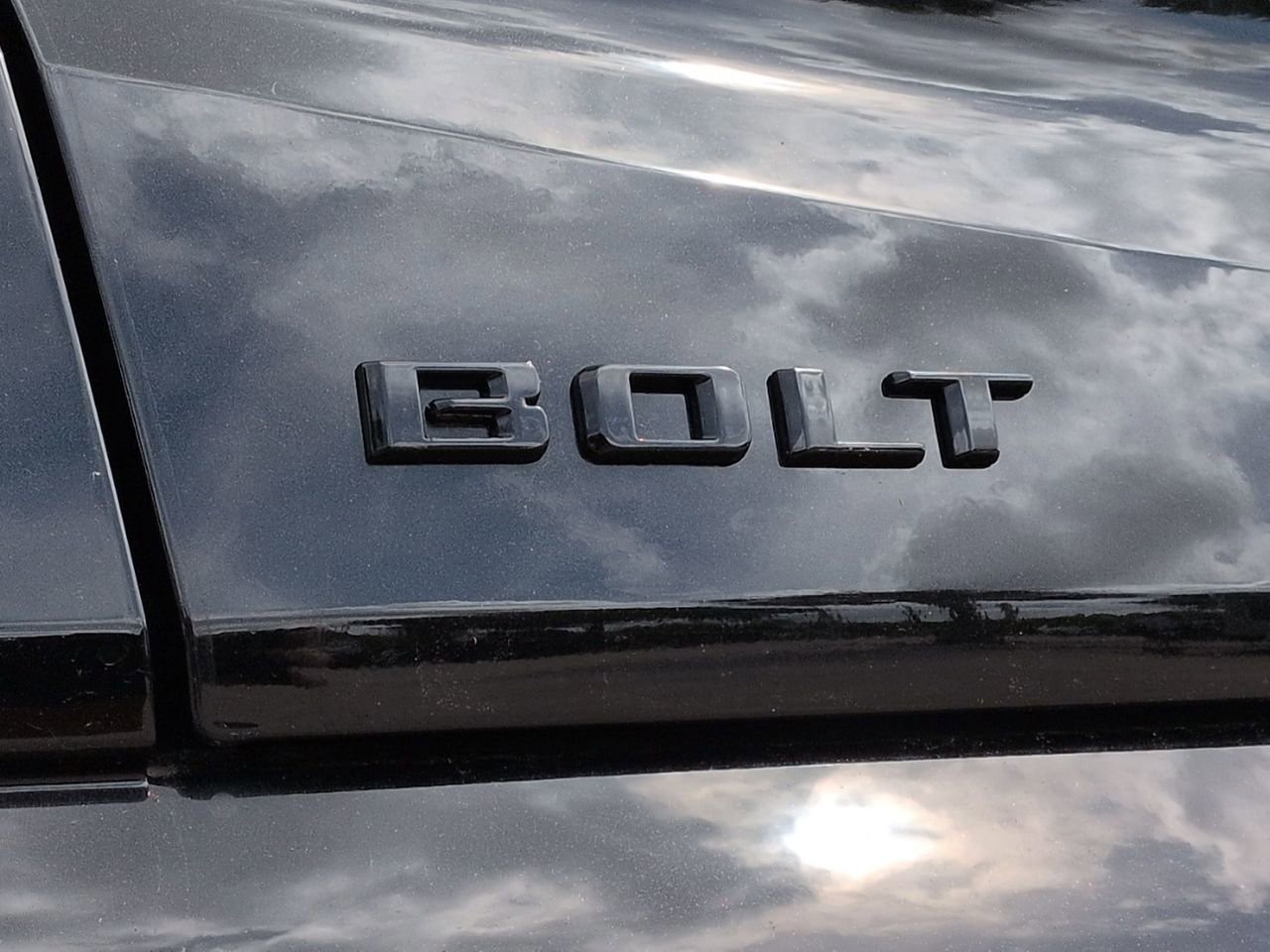 New 2027 Chevrolet Bolt LT image 7