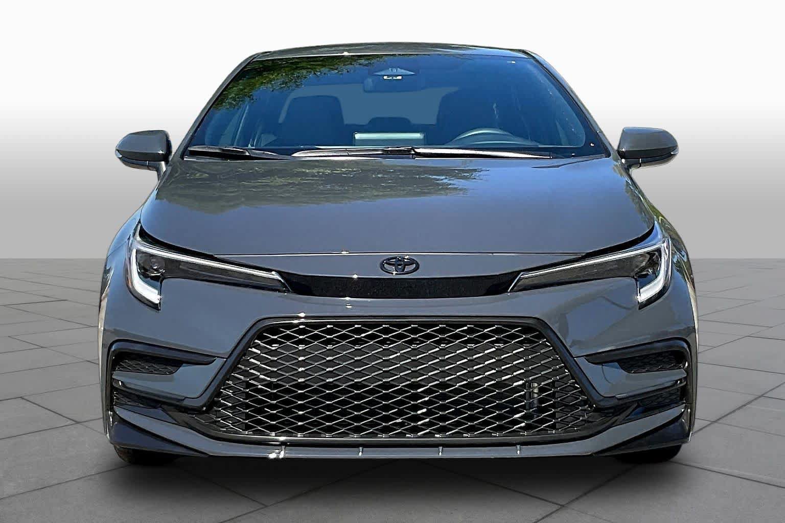 Used 2026 Toyota Corolla SE FWD image 4