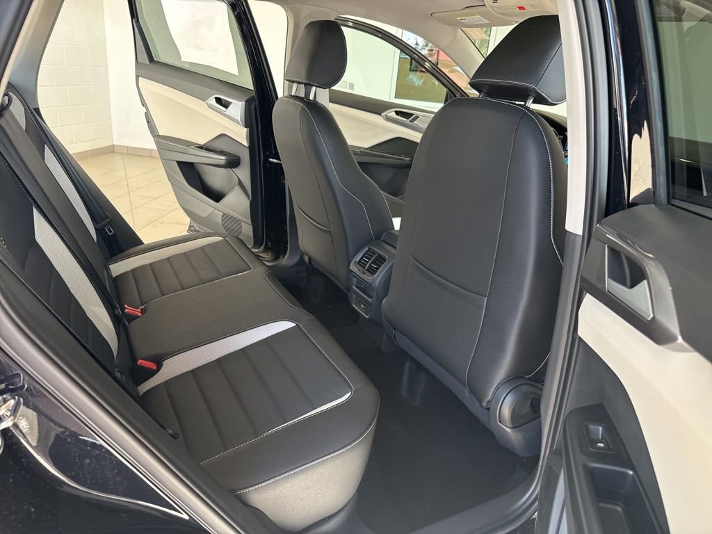 New 2025 Volkswagen Taos SEL image 14