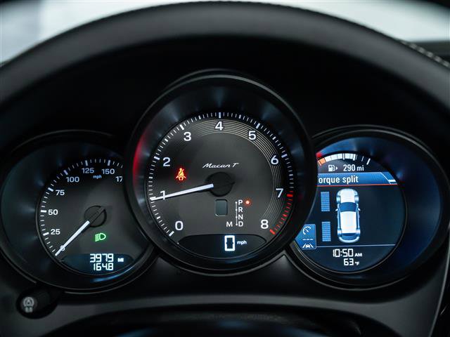 Certified 2025 Porsche Macan Turbo image 22