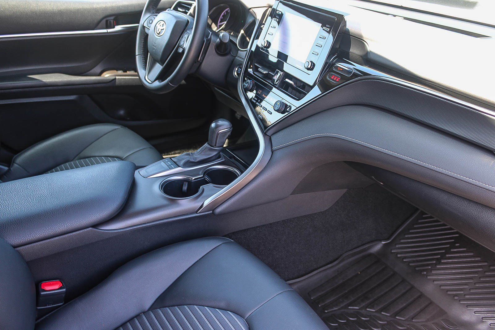 Certified 2023 Toyota Camry SE w/ Convenience Package image 17