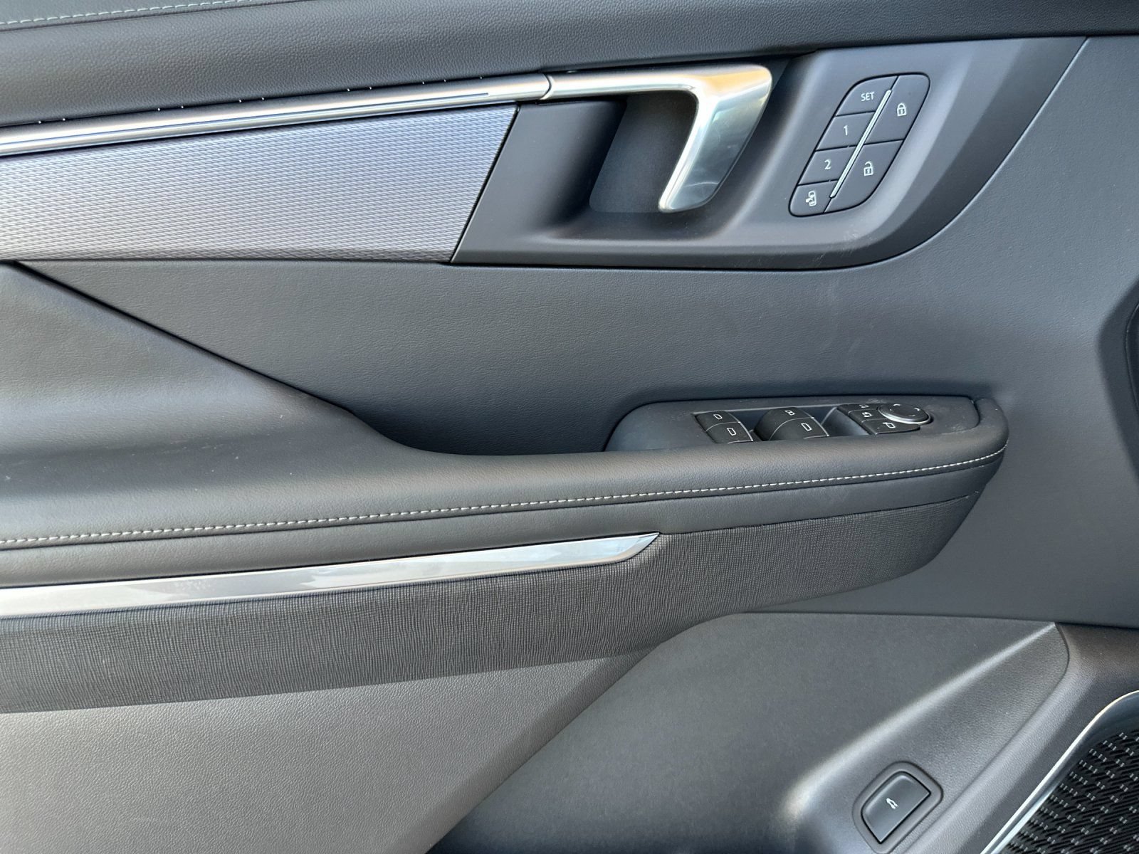 New 2026 Buick Enclave Sport Touring w/ Power Package FWD image 11