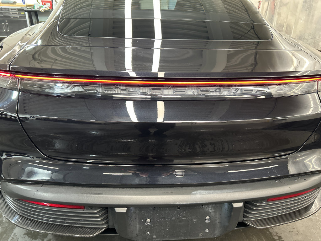 Used 2022 Porsche Taycan Turbo S AWD/4WD image 27