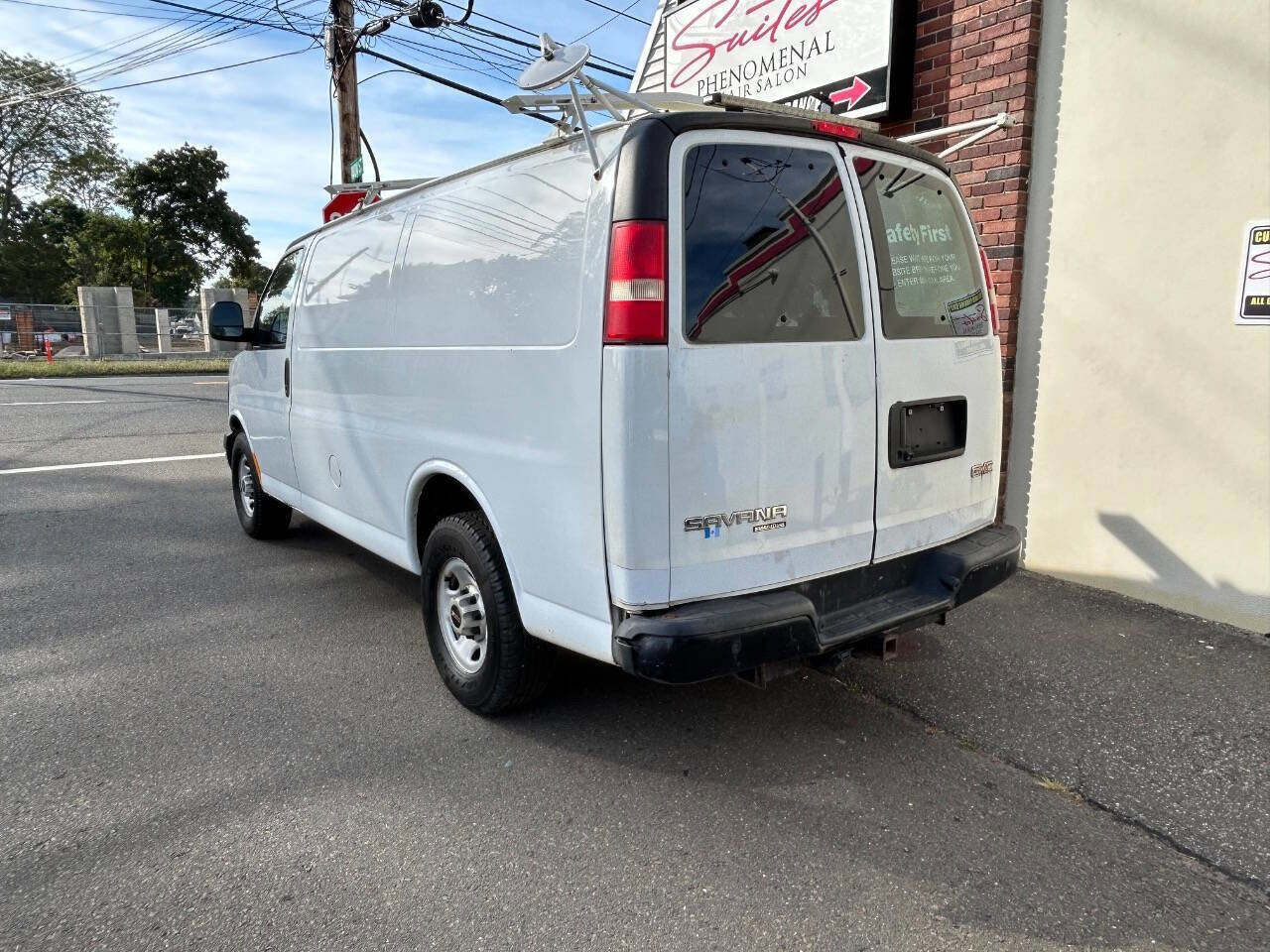 Used 2014 GMC Savana 2500 w/ Cold Climate Package image 2