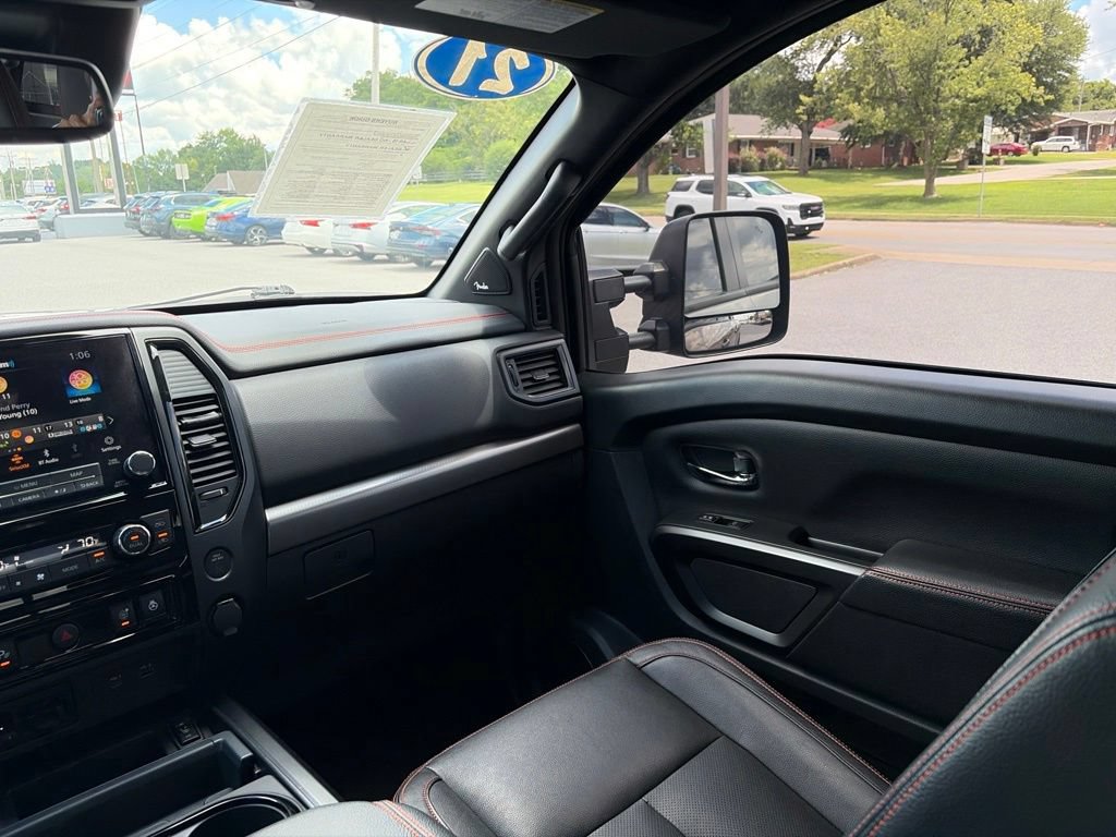Used 2021 Nissan Titan PRO-4X w/ Pro-4x Convenience Package AWD/4WD image 17