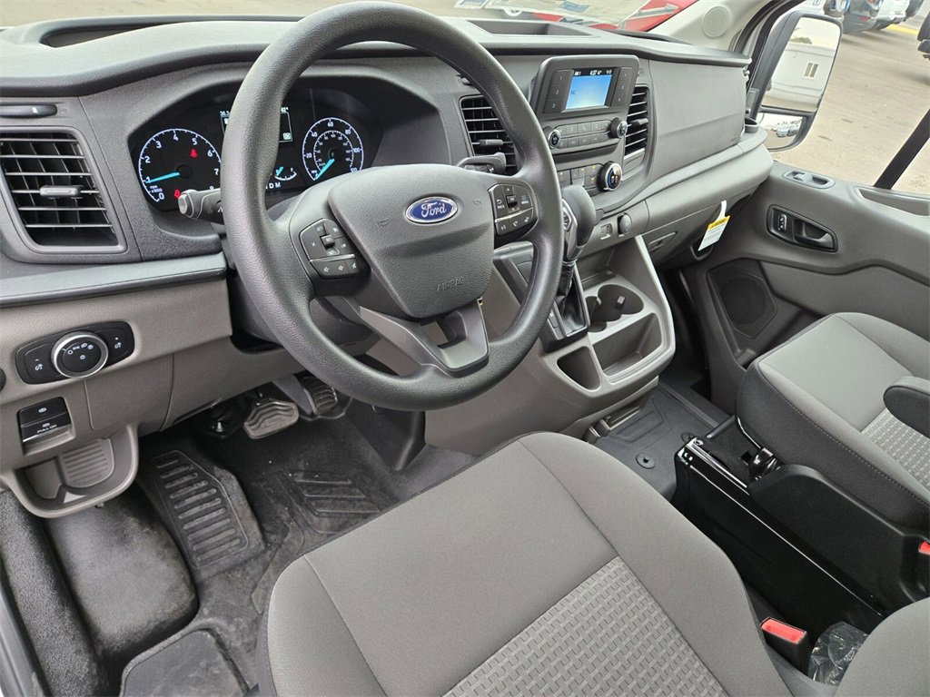 New 2025 Ford Transit 250 148 Medium Roof image 10