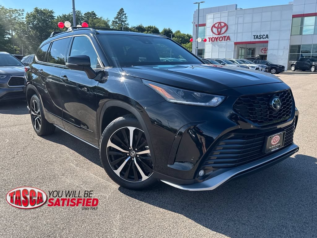 Used 2022 Toyota Highlander XSE AWD/4WD image 1
