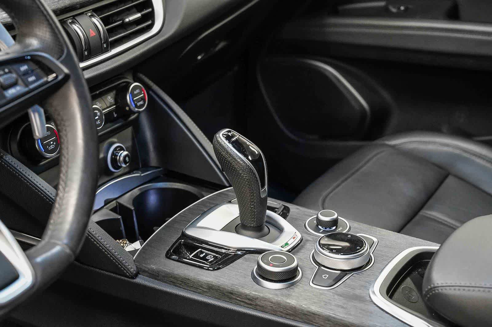 Used 2023 Alfa Romeo Stelvio Sprint RWD image 23