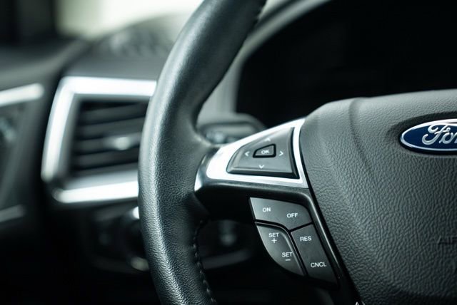 Used 2024 Ford Edge Titanium image 21