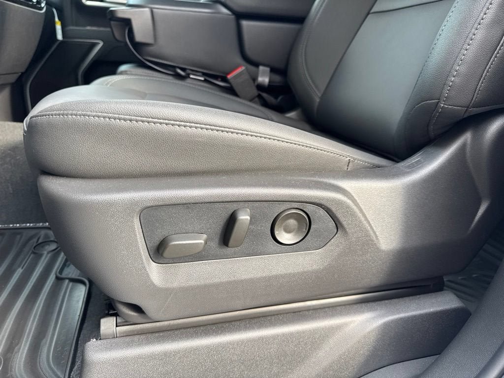 New 2026 Chevrolet Silverado 3500 LT w/ All Star Edition AWD/4WD image 21