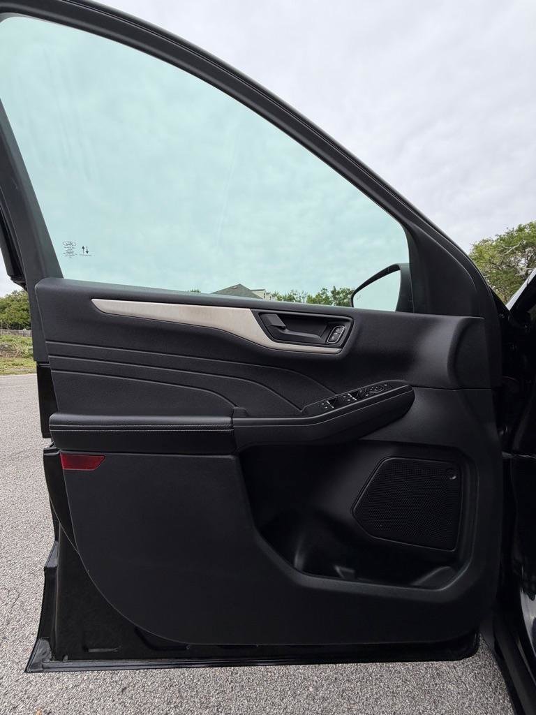 Used 2022 Ford Escape SE FWD image 9