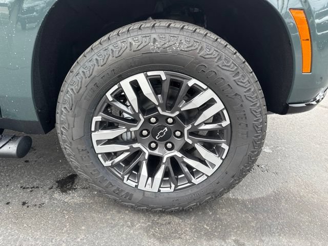New 2026 Chevrolet Suburban Z71 w/ Comfort Package AWD/4WD image 9
