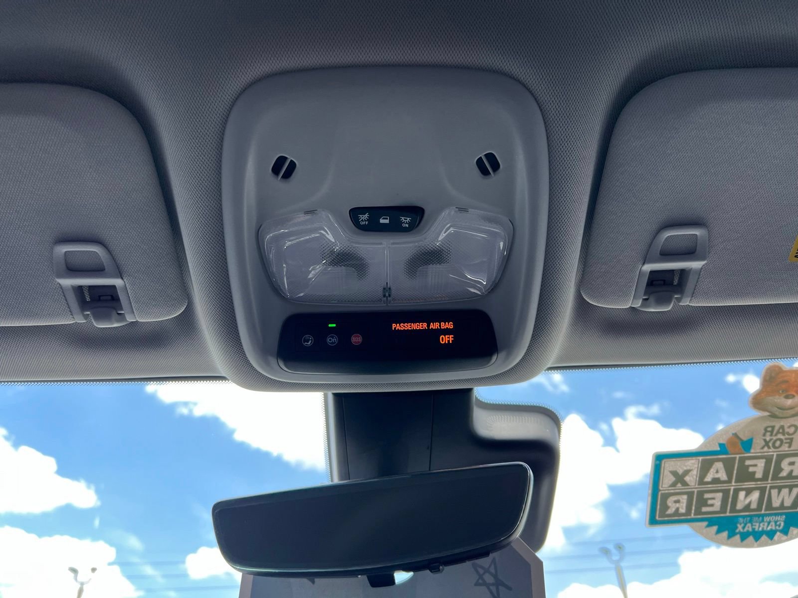 Used 2022 Chevrolet Bolt EUV Premier w/ Super Cruise Package FWD image 33