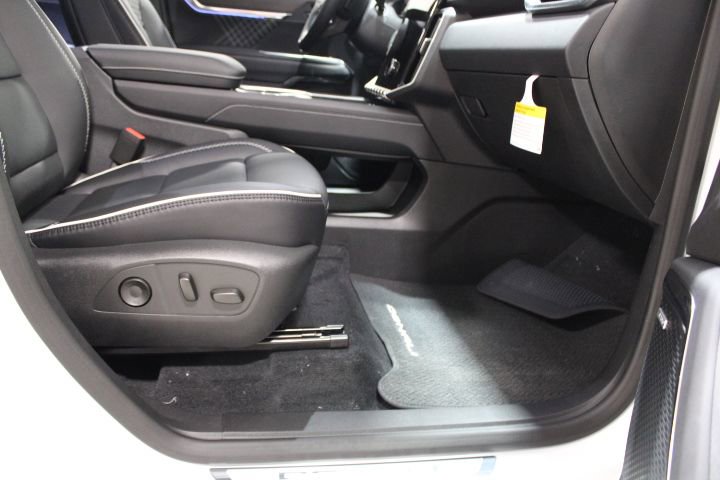 New 2026 GMC Acadia Denali w/ LPO, Floor Liner Package image 25